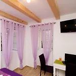 Lavender Garden شقة