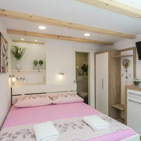 Lavender Garden Apartment