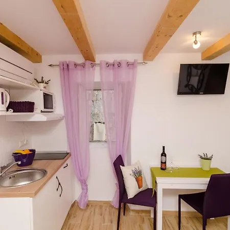 Lavender Garden Apartment