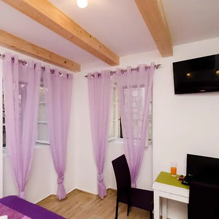 Lavender Garden Apartment